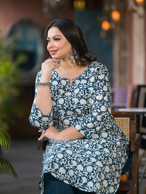 Women Plus Size Teal Pure Cotton Kurta Set